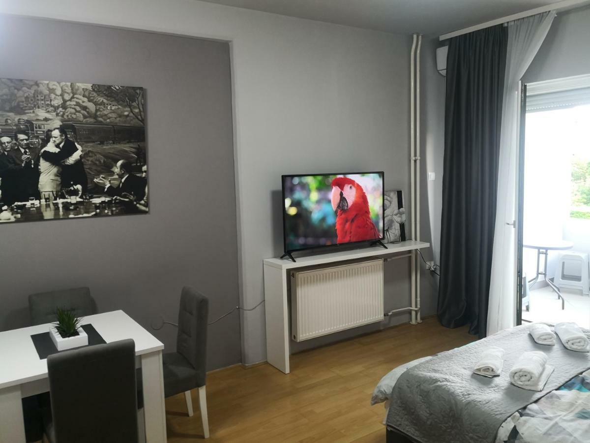 Contemporary Residence Nis Bagian luar foto