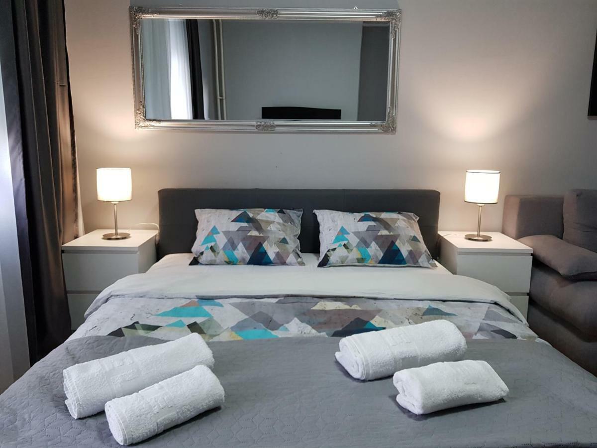 Contemporary Residence Nis Bagian luar foto