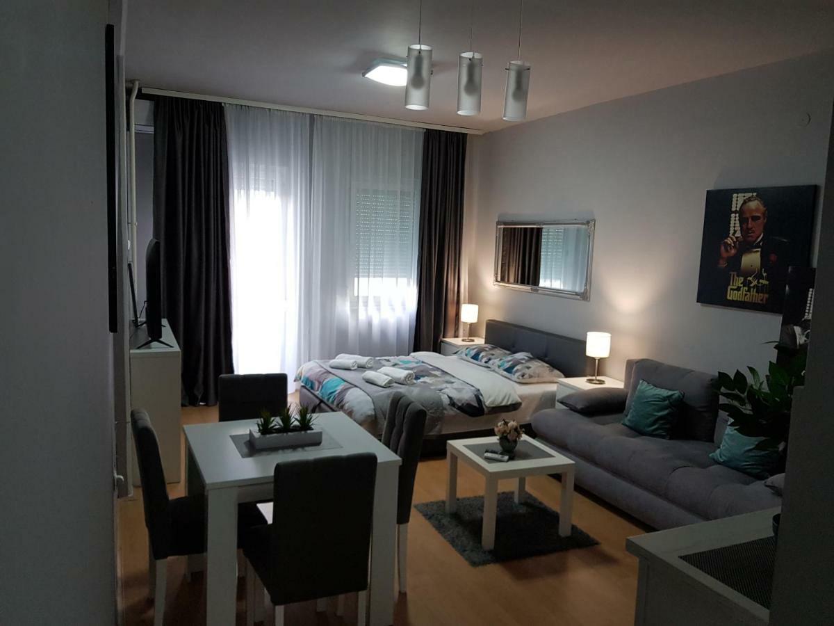 Contemporary Residence Nis Bagian luar foto
